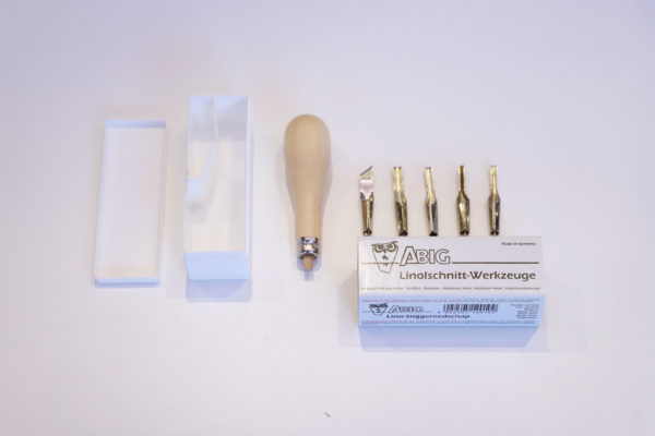 ABIG lino cutting set (incl handvat en 5 mesjes) - GEBRUIKT