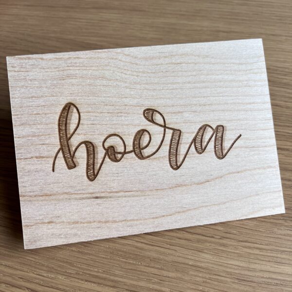 Houten wenskaart - Hoera